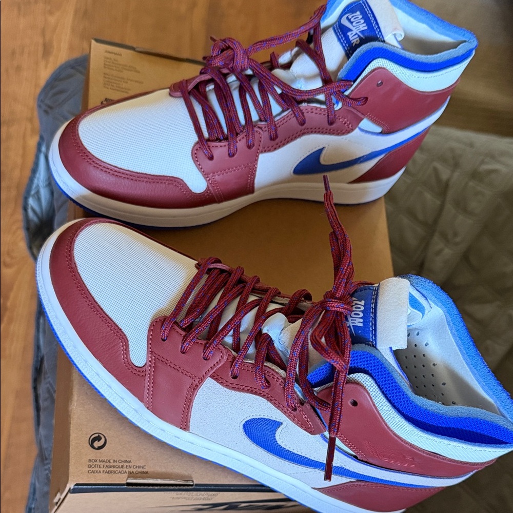 Nike Jordan Retro Women’s High-Top Sneakers - White/Red/Blue